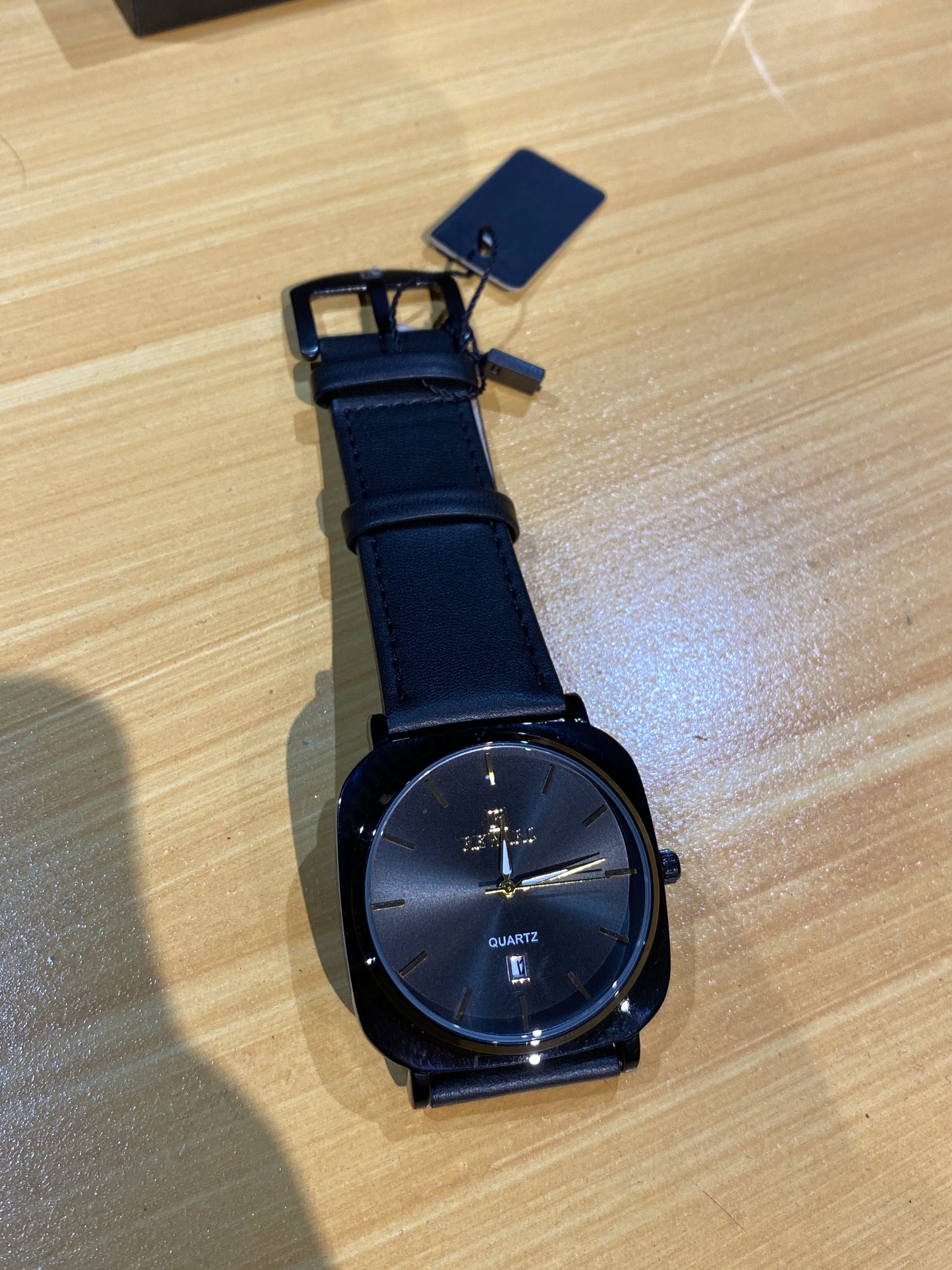 REWARD QUARTZ (BLACK)