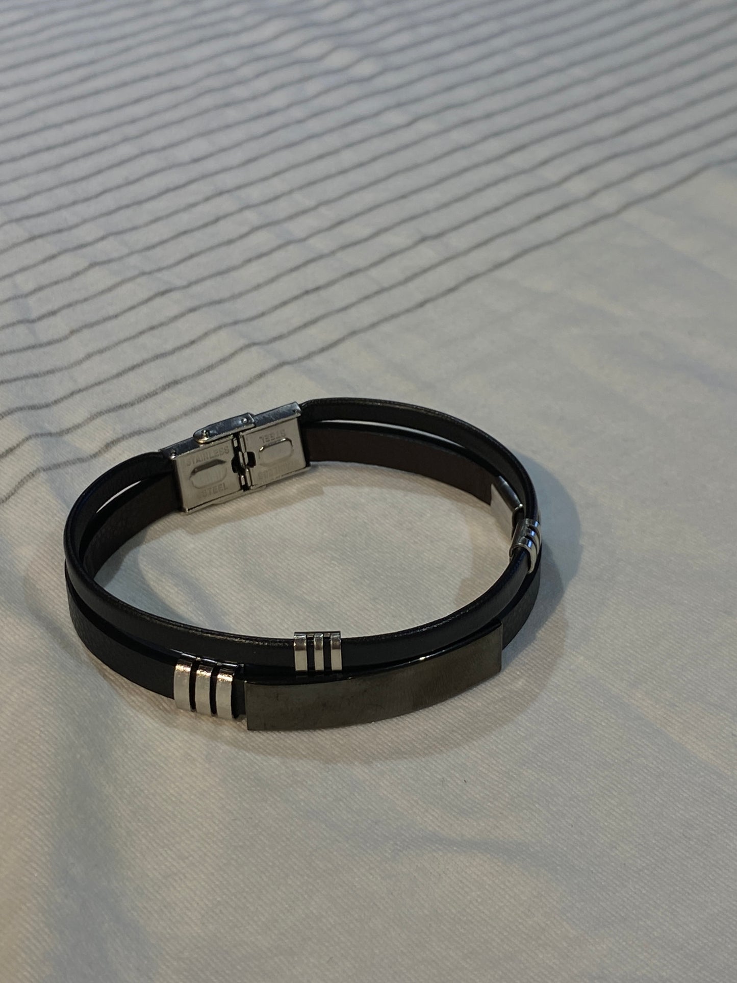 DOUBLE LEATHER BRACELET