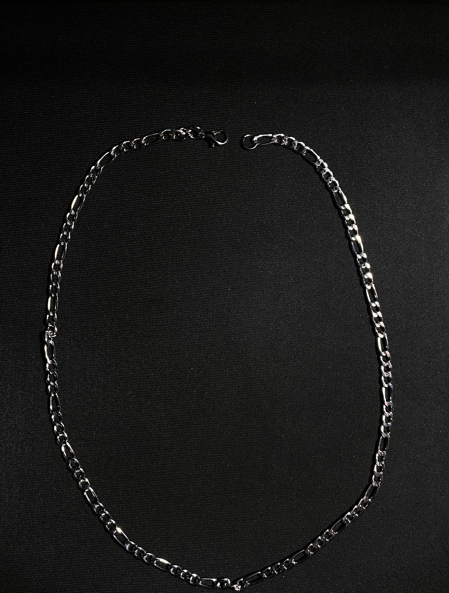 SHORT SILVER LINK NECK CHAIN