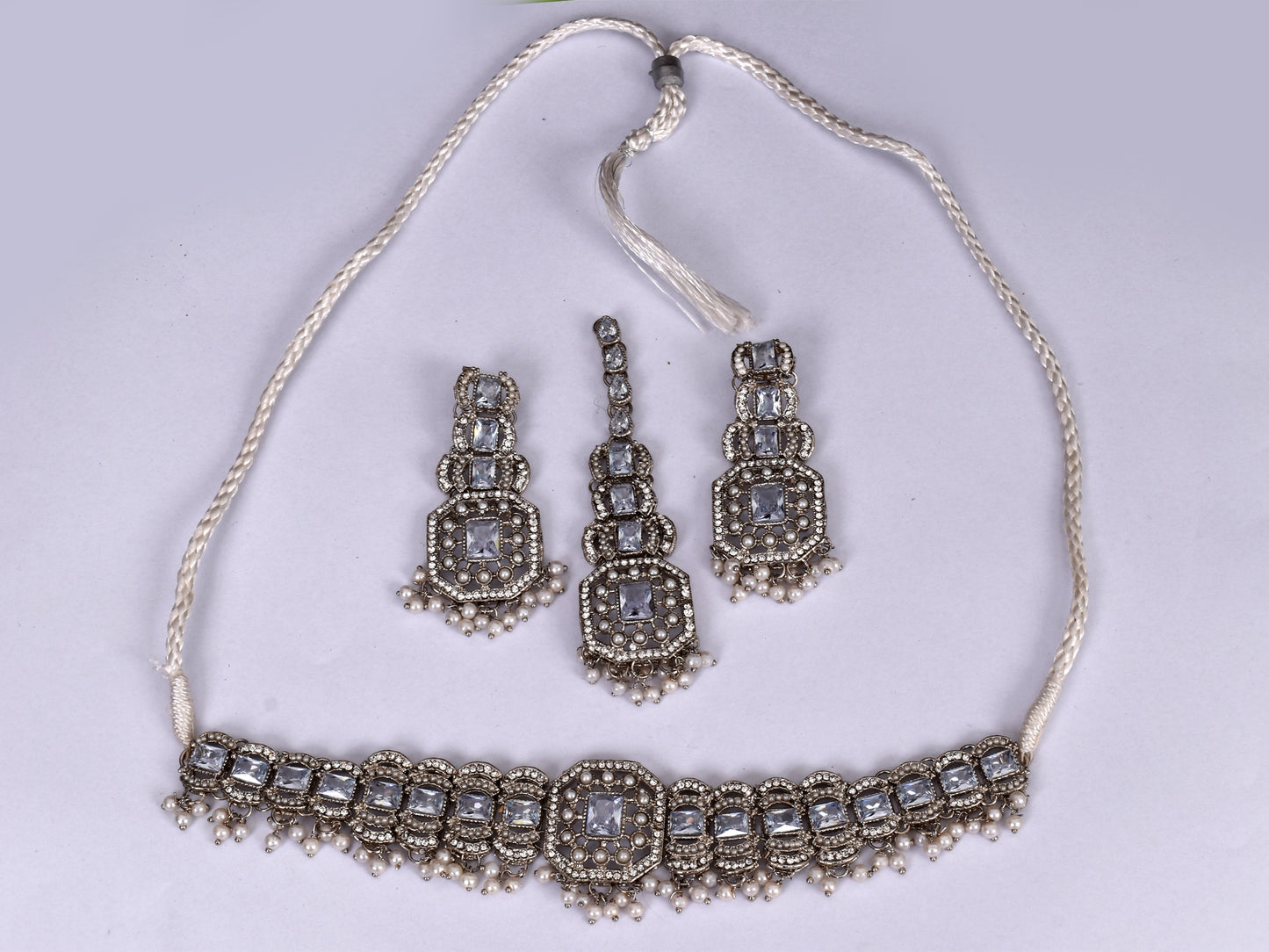 CRUSHED STONE CHOKER SET