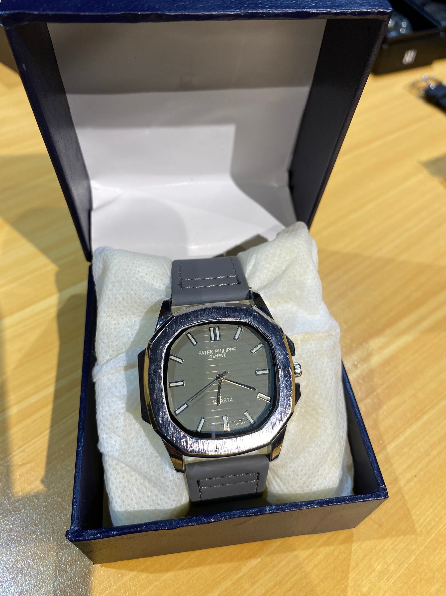 PATEK PHLIPPE GENEVE (SILVER GREY DIAL)