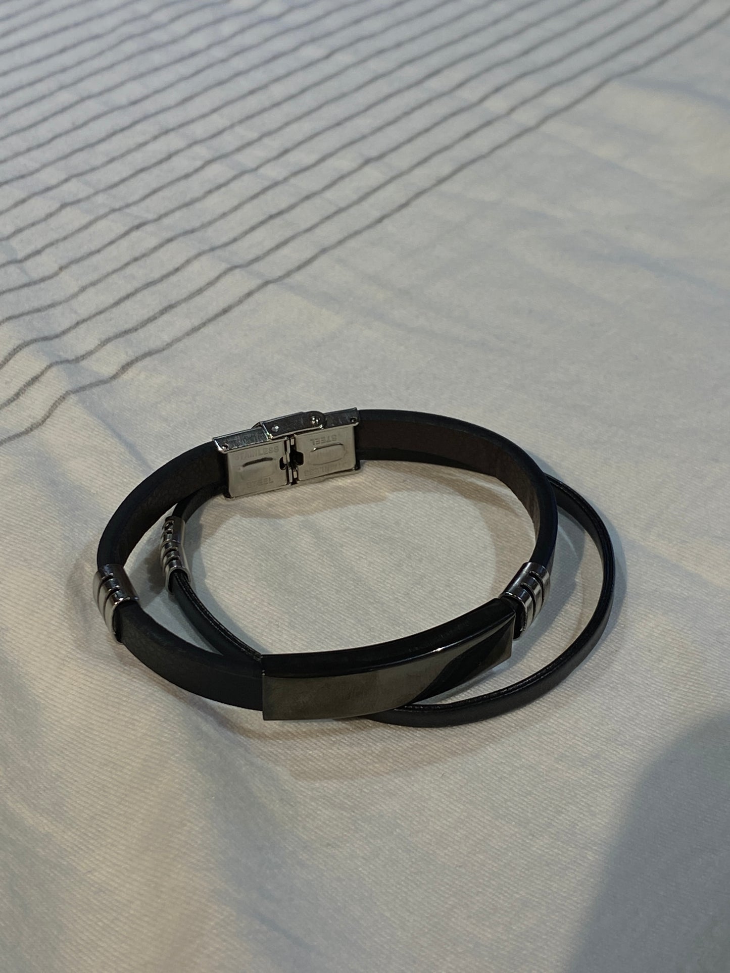 DOUBLE LEATHER BRACELET