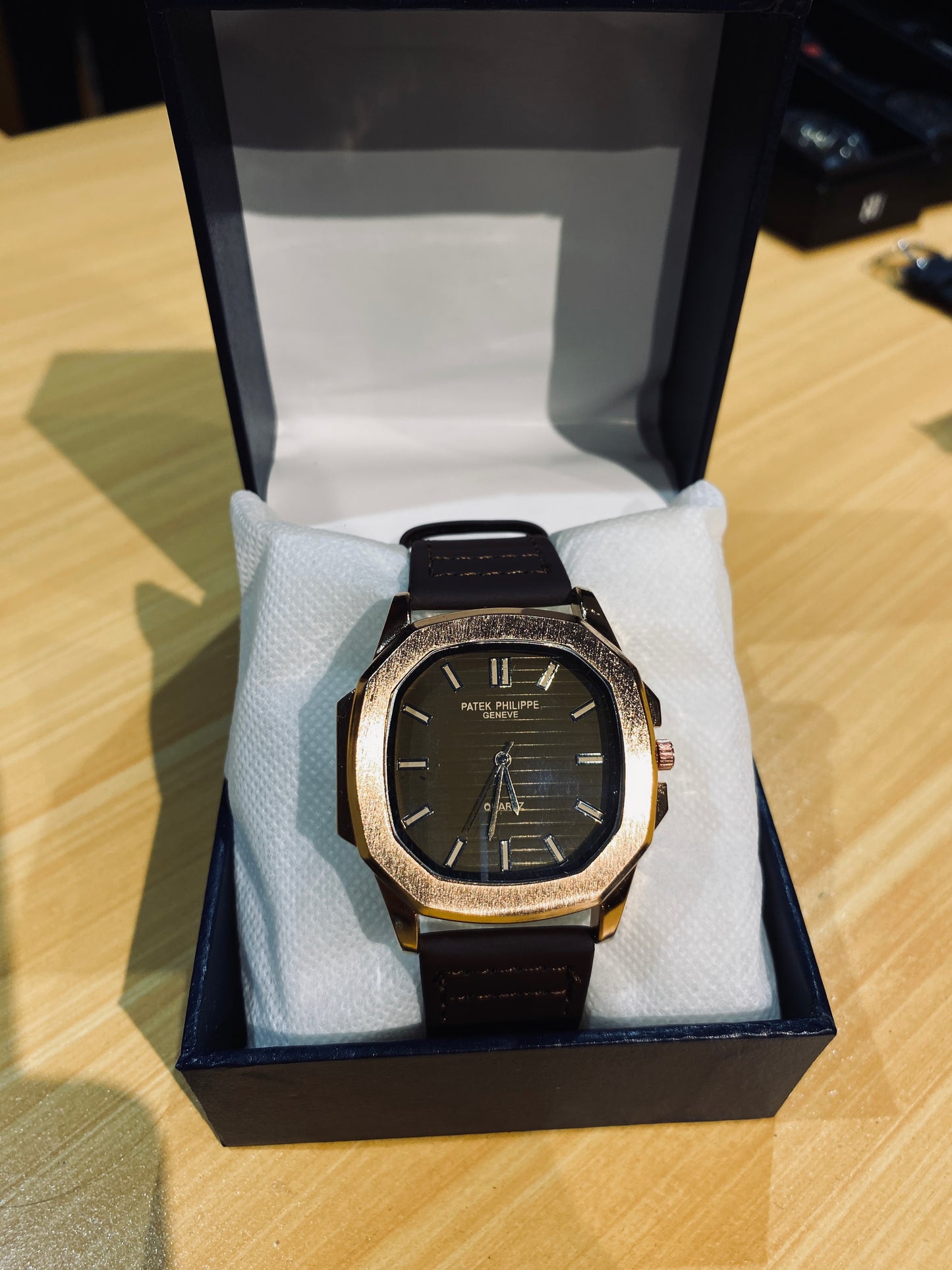 PATEK PHLIPPE GENEVE (GOLD BROWN DIAL)