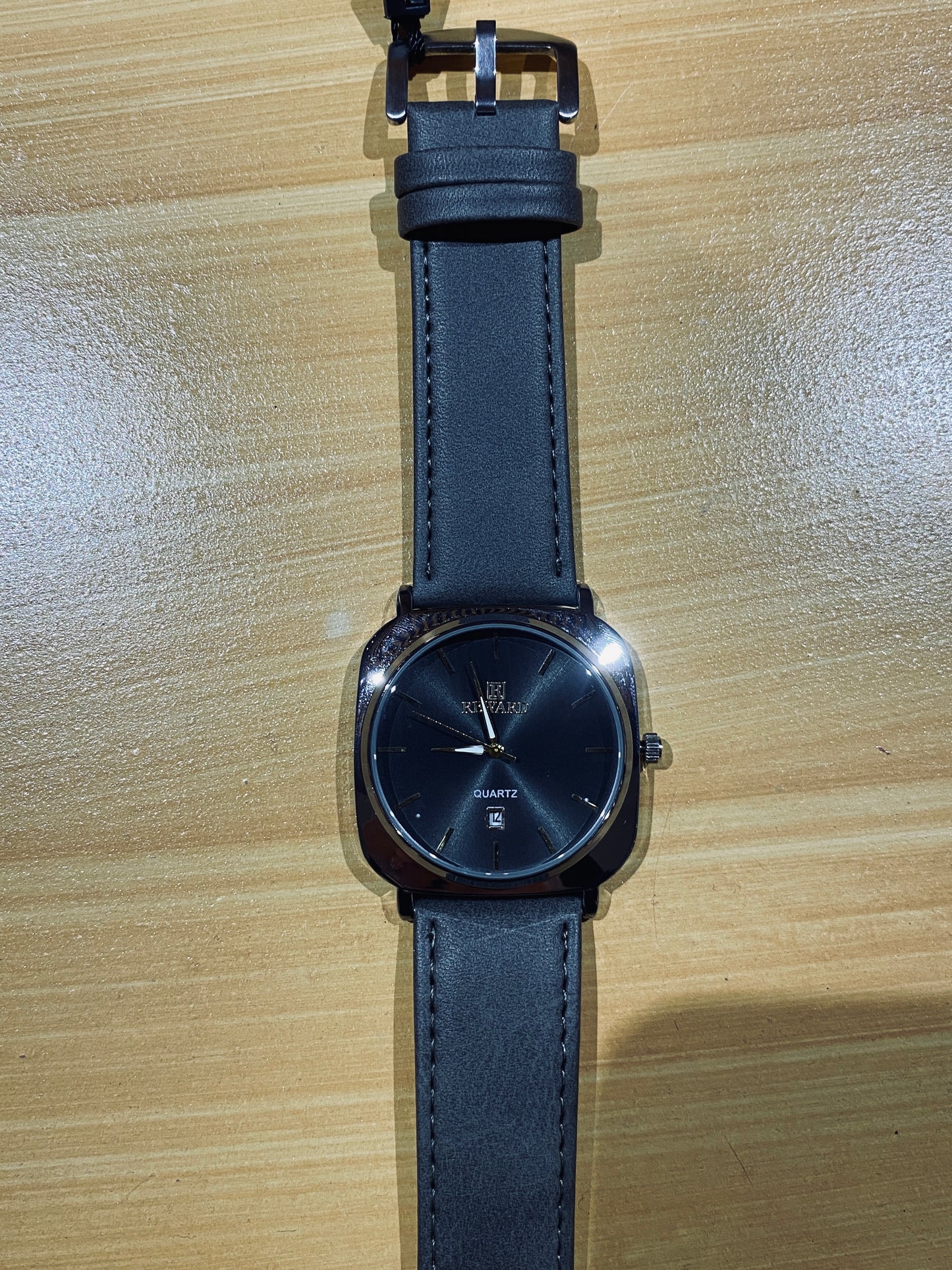 REWARD QUARTZ (GREY)